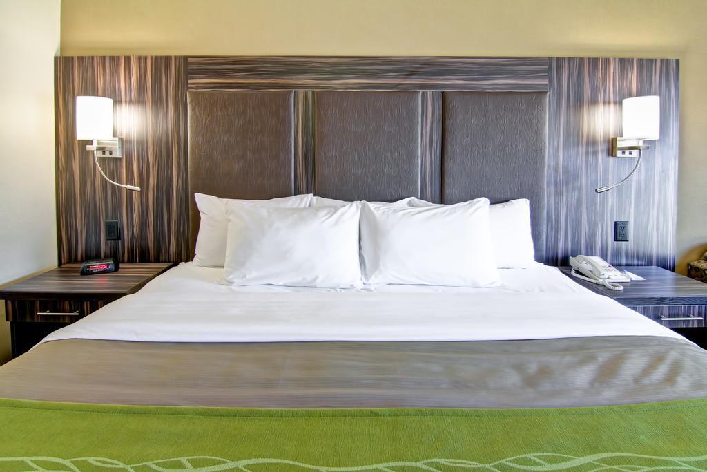 Comfort Inn Sainte-Catherine Extérieur photo